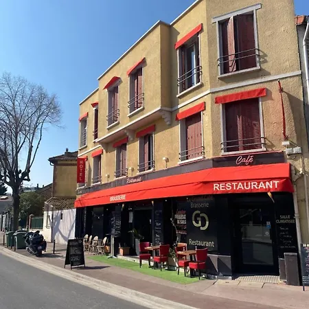 Отель Le Grand Cafe *